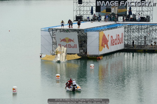 2012-06-10 Milano Red Bull Flugtag 0387a La Madunina